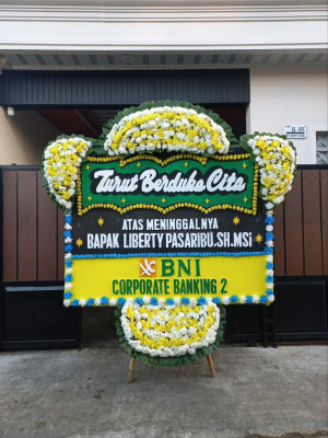 Papan Bunga Duka di Bangket Parak