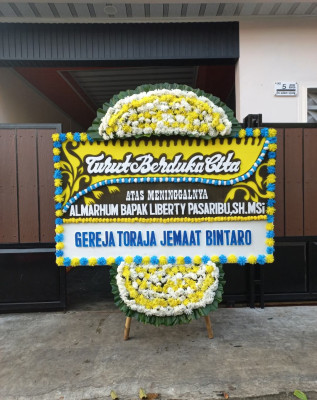 Papan Bunga Duka di Bangket Parak