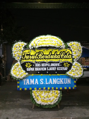 Papan Bunga Duka di Bangket Parak